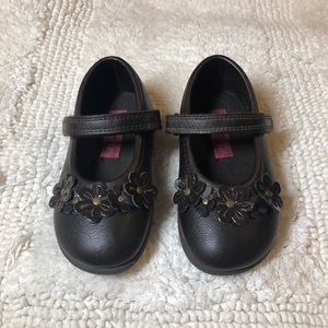 7M Brown Rachel Shoes Pleather Flower Mary Janes